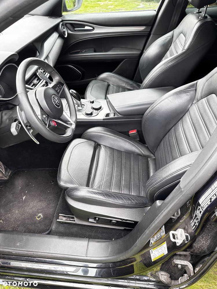 Alfa Romeo Stelvio 2.0 Turbo 16V AT8-Q4 Veloce - 8