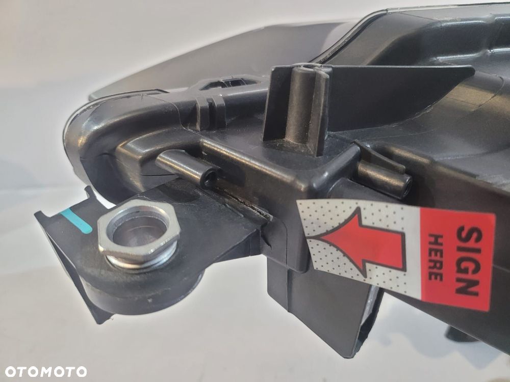 Volkswagen JETTA 17B - Lampa FULL LED R - 13628 - 12