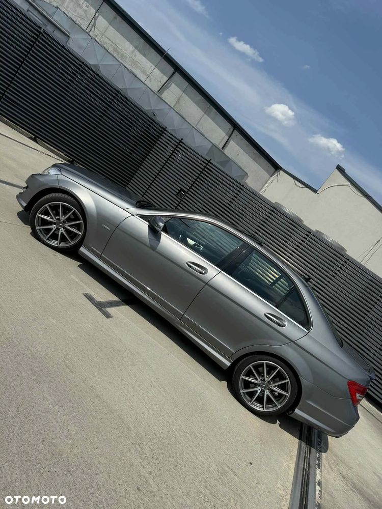 Mercedes-Benz Klasa C 250 T (BlueEFFICIENCY) 7G-TRONIC - 7