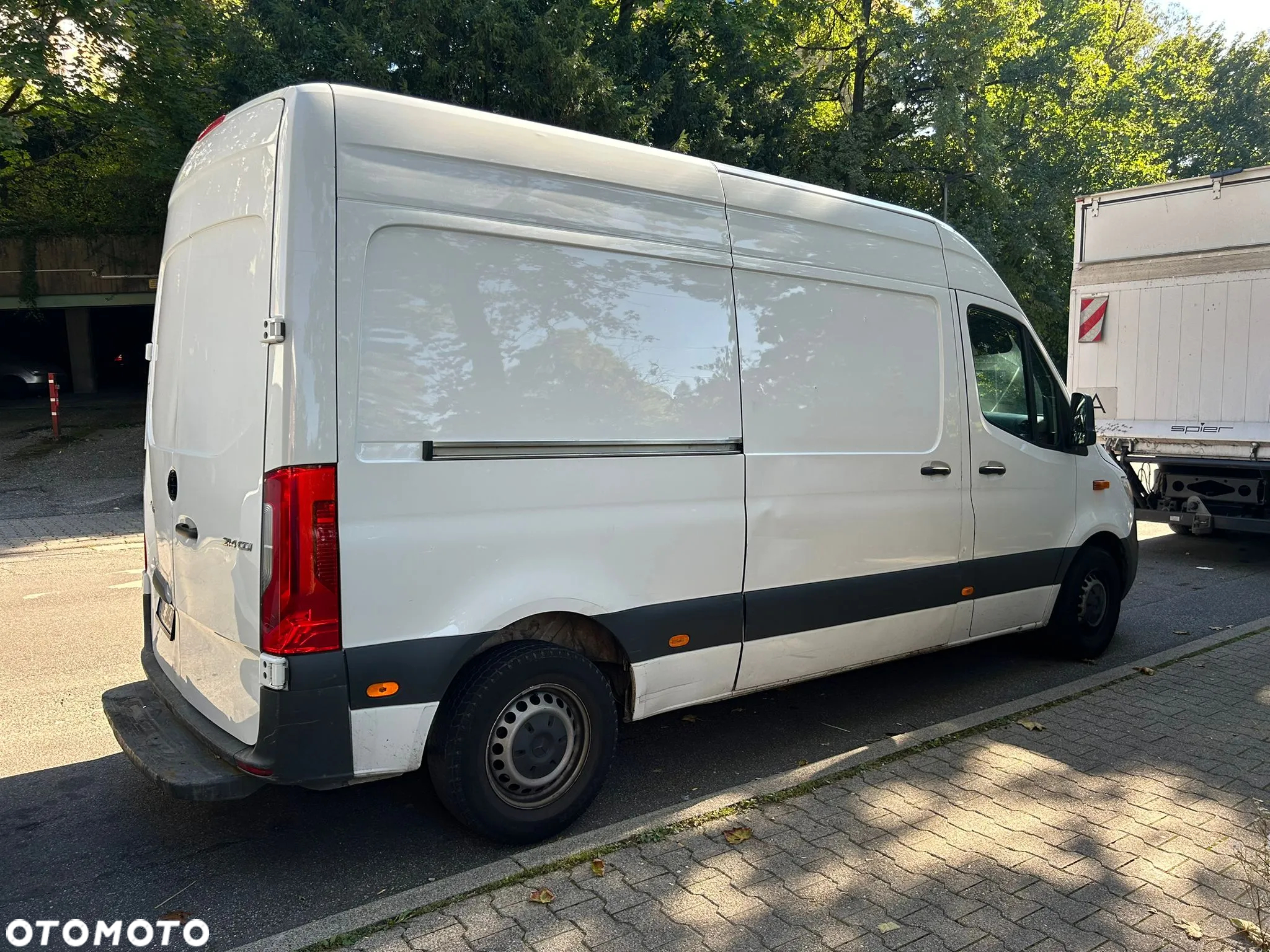 Mercedes-Benz Sprinter - 4