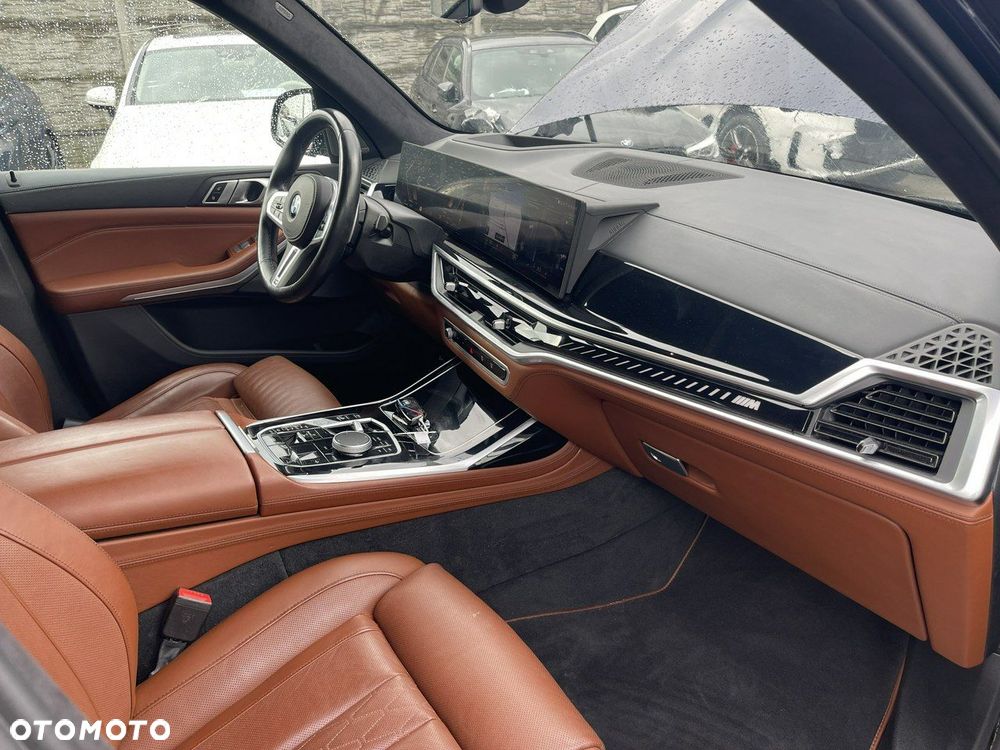 BMW X7 M60i xDrive - 10