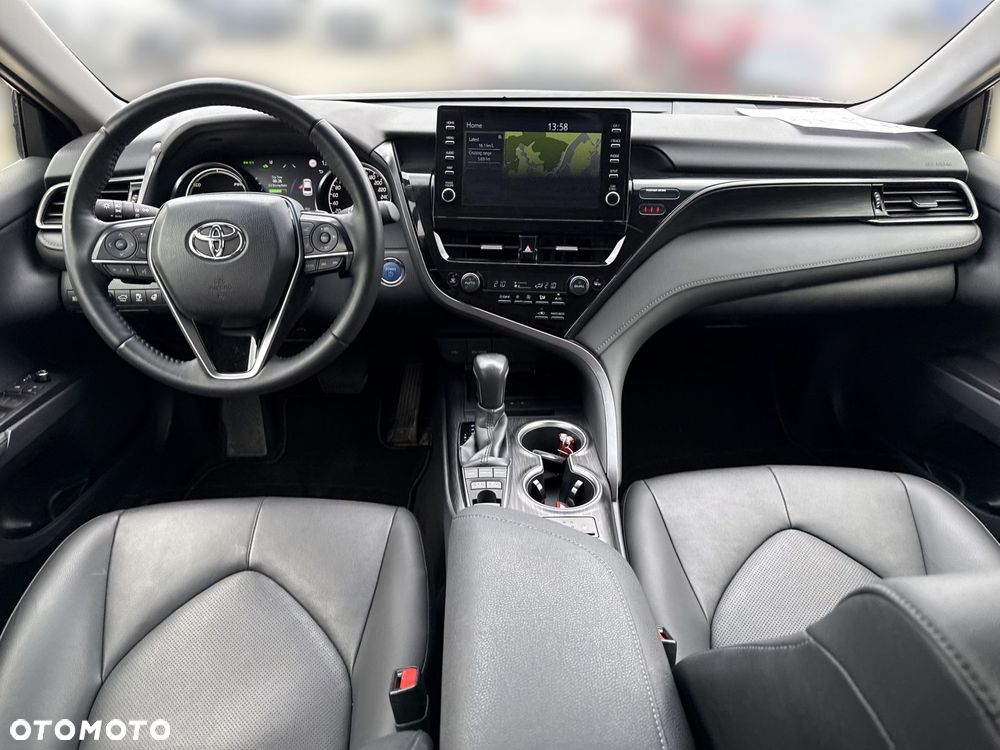 Toyota Camry 2.5 Hybrid Executive CVT - 27