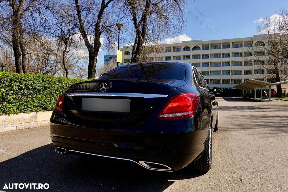 Mercedes-Benz C - 9