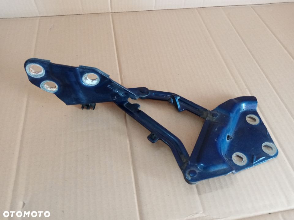 Zawias maski prawy LD5Q VW Touareg 7L6823302 - 1