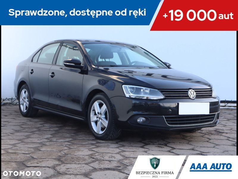 Volkswagen Jetta - 2