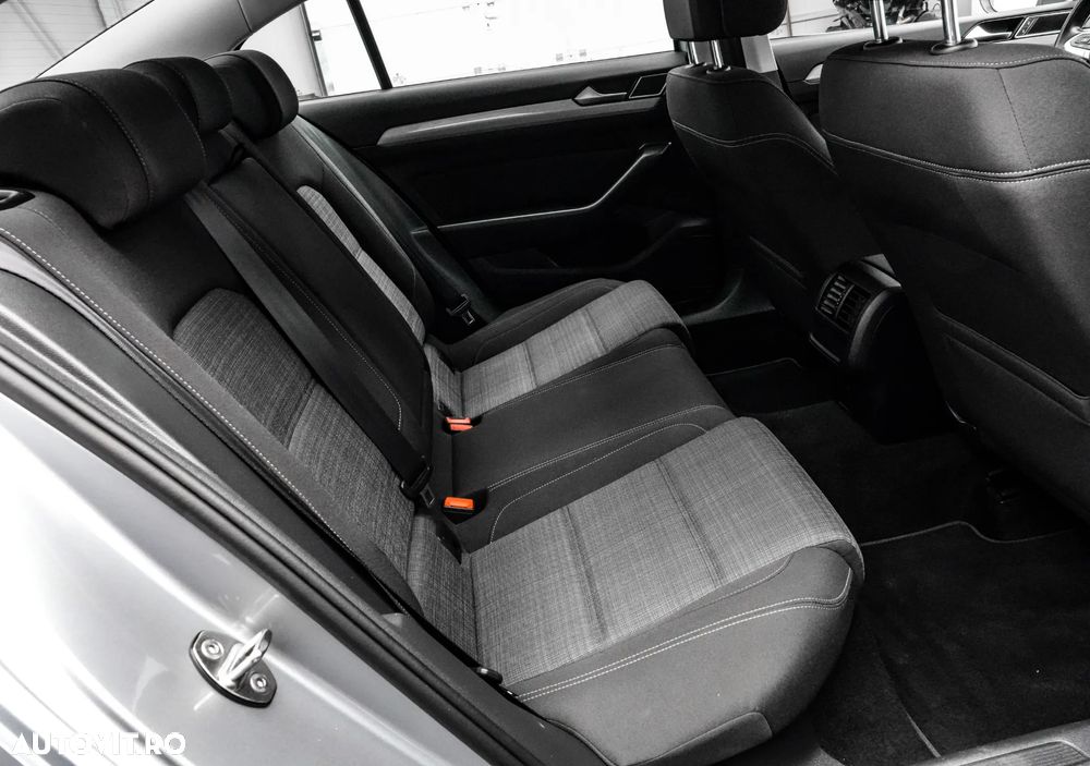 Volkswagen Passat 1.5 TSI ACT DSG Comfortline - 16