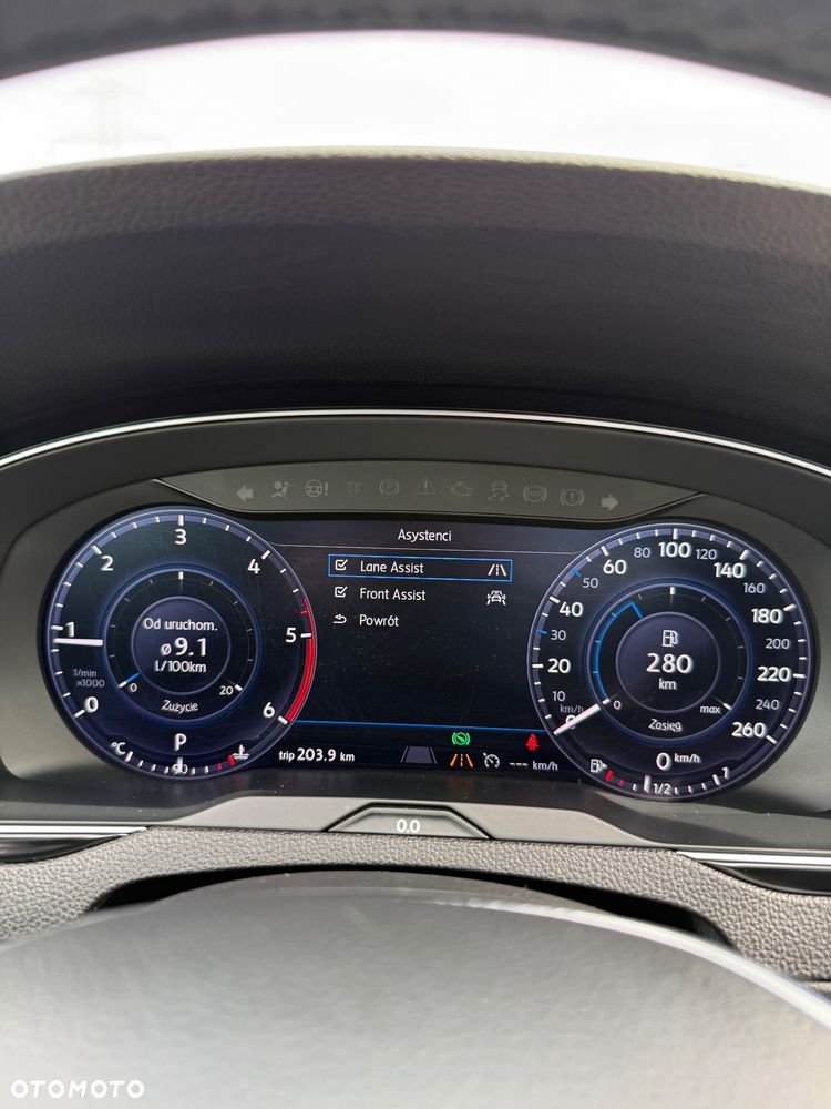 Volkswagen Passat - 33