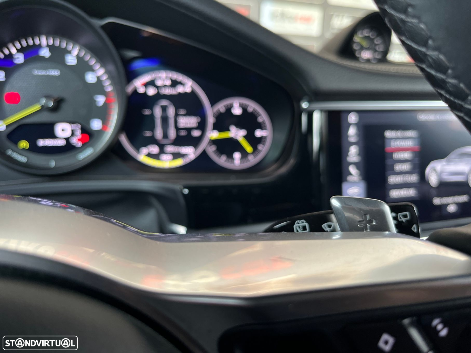 Porsche Panamera Sport Turismo 4 E-Hybrid 10 Years Edition - 29