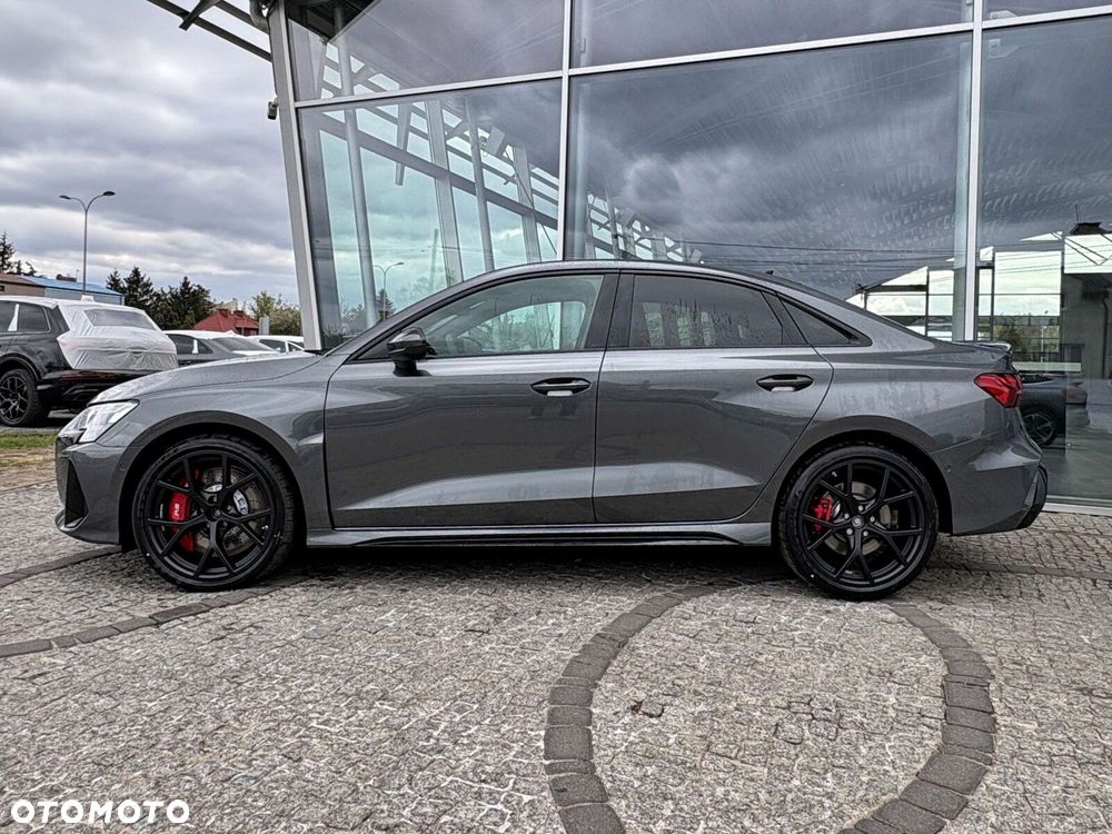 Audi RS3 Limousine - 4