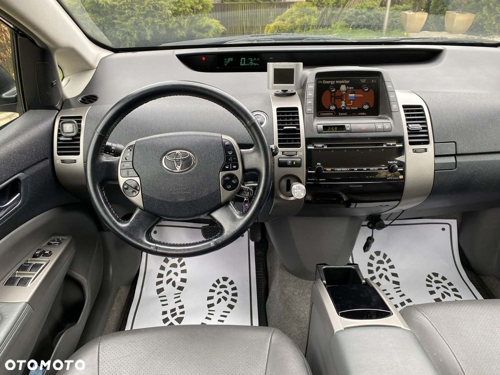 Toyota Prius 1.5 VVT-i Sol - 30