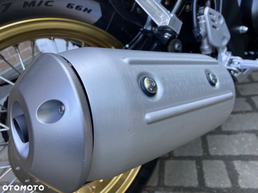 Yamaha XSR - 11
