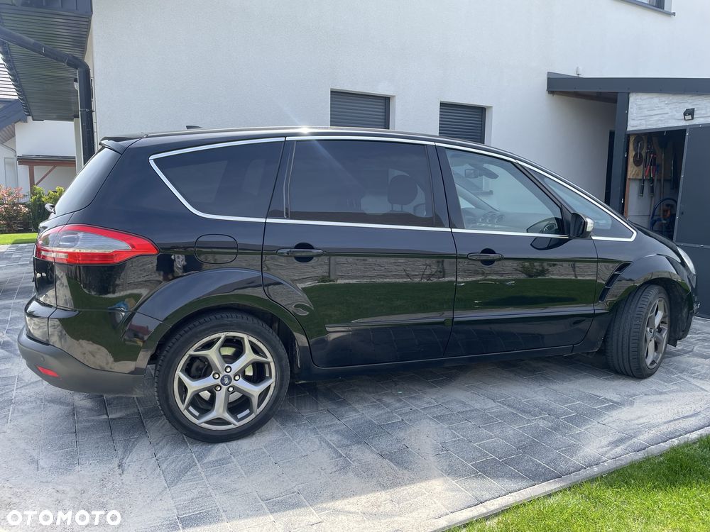Ford S-Max - 13