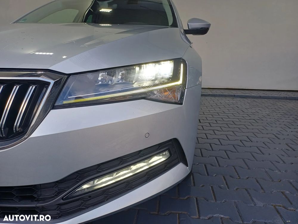 Skoda Superb 2.0 TDI DSG Ambition - 38