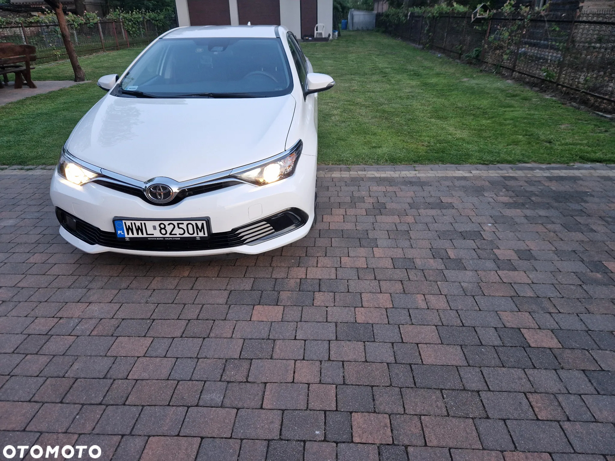 Toyota Auris 1.4 D-4D Active - 9
