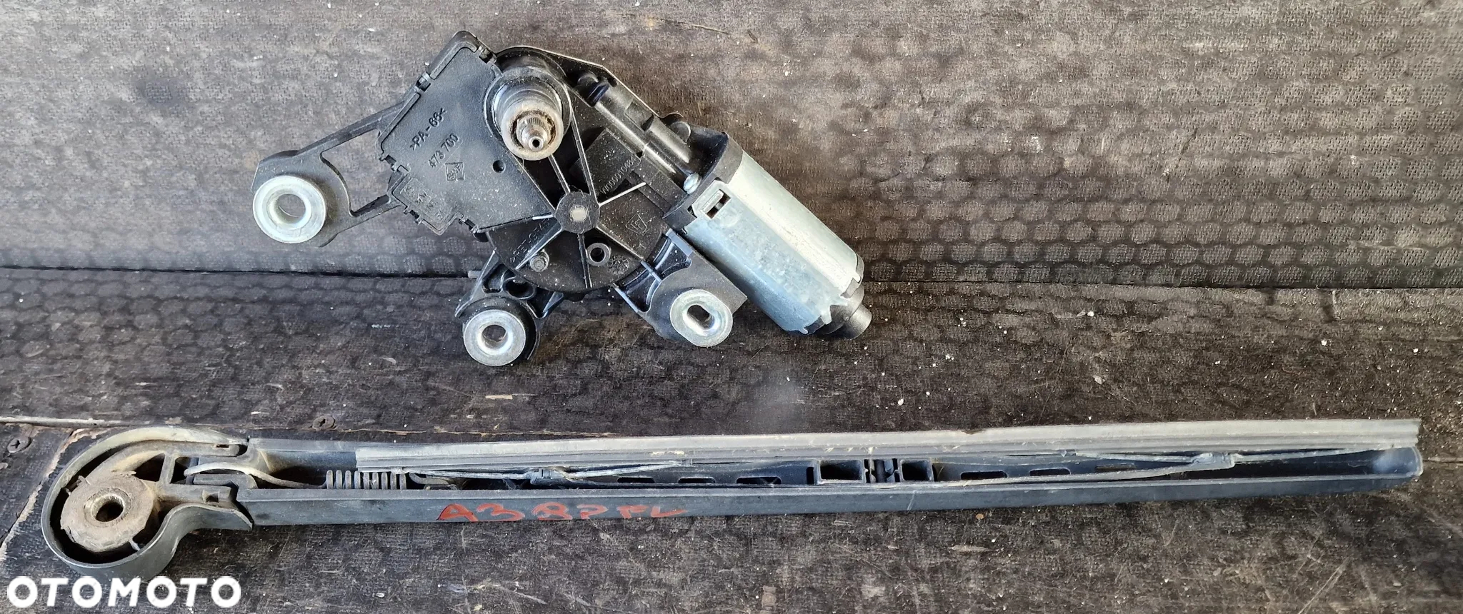 SILNICZEK WYCIERACZKI TYŁ + RAMIĘ WYCIERACZKI  AUDI A3 8P LIFT - 5