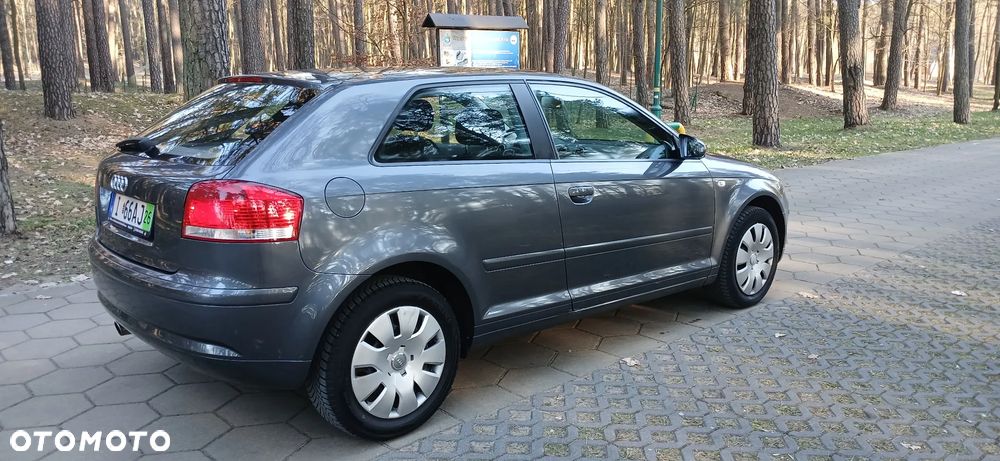 Audi A3 3-drzwiowe 1.6 Attraction - 4