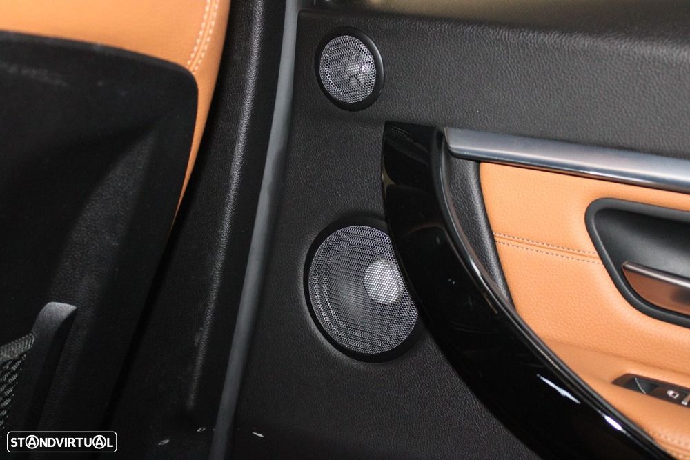 BMW 330 e iPerformance Line Sport — fotografia 35