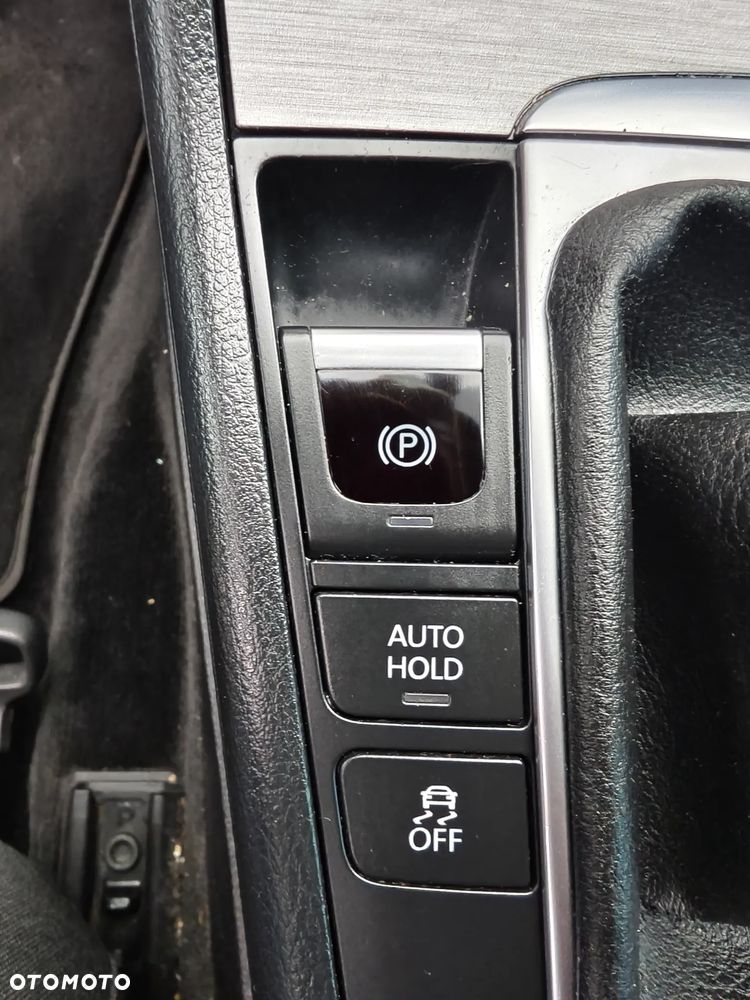Volkswagen Passat 2.0 TDI BlueMotion Technology Comfortline - 19
