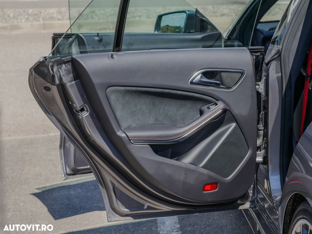 Mercedes-Benz CLA 250 Shooting Brake 4Matic 7G-DCT Sport - 26