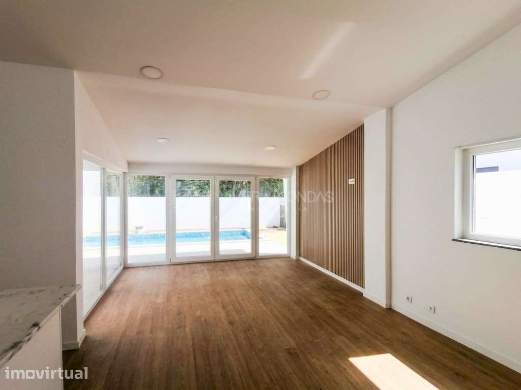 OFERTA ESCRITURA | Moradia T3 Térrea | Piscina | Alto do Índio Sobreda - Grande imagem: 5/36