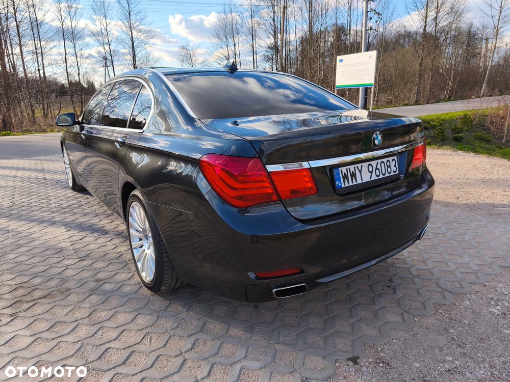BMW Seria 7 750Li - 13