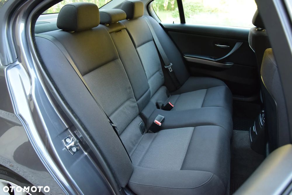 BMW Seria 3 - 22