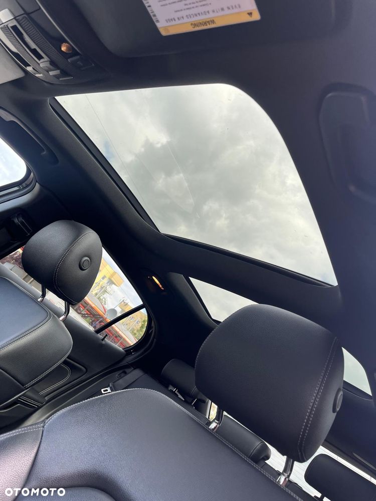 Mercedes-Benz GLA - 9