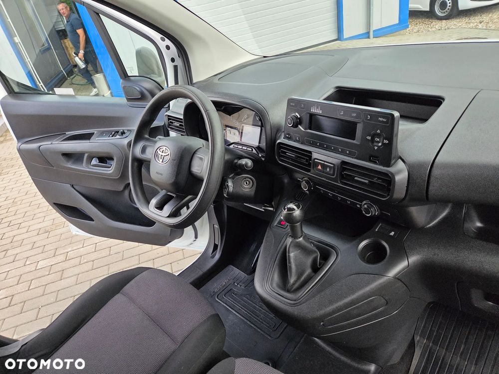 Toyota Proace City - 28