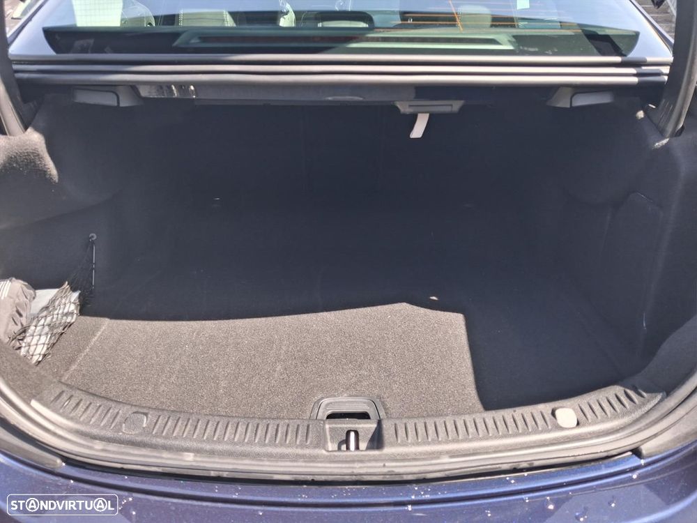 Mercedes-Benz E 220 d Avantgarde - 12
