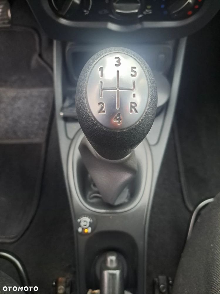 Dacia Duster 1.6 16V 105 4x2 Prestige - 11