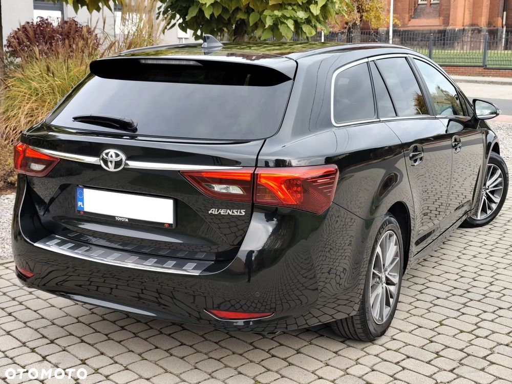 Toyota Avensis 2017 photo 3