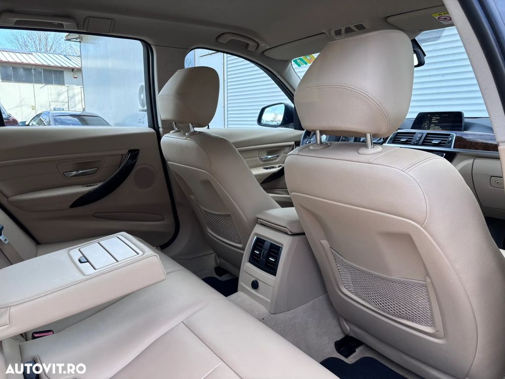 BMW Seria 3 320i Aut. - 30