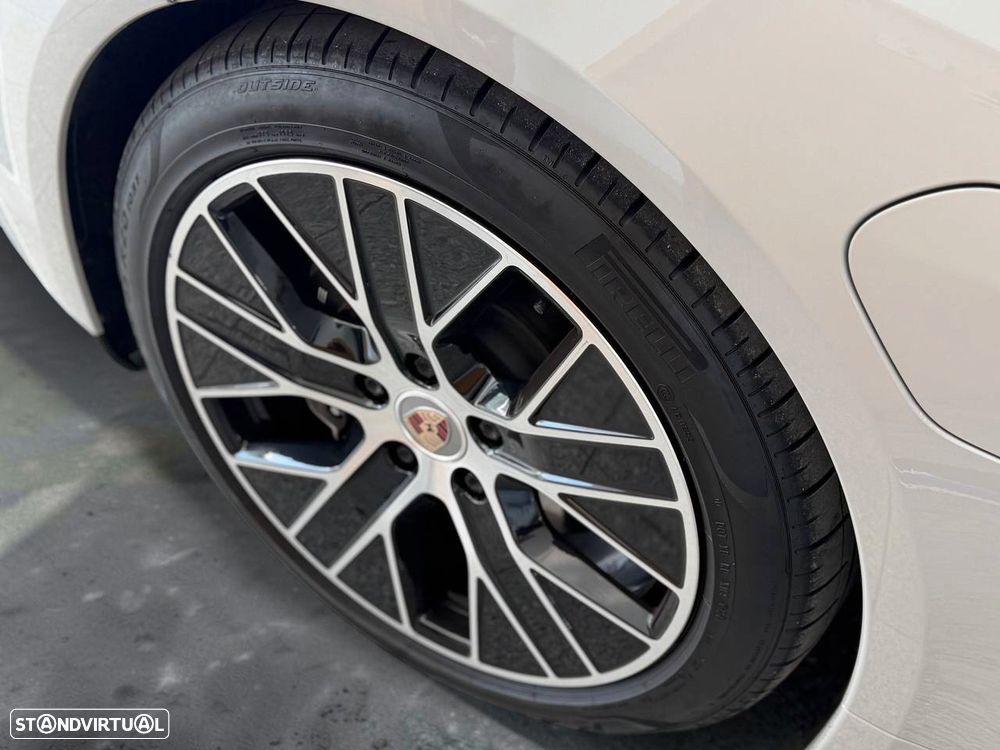 Porsche Taycan Standard - 5