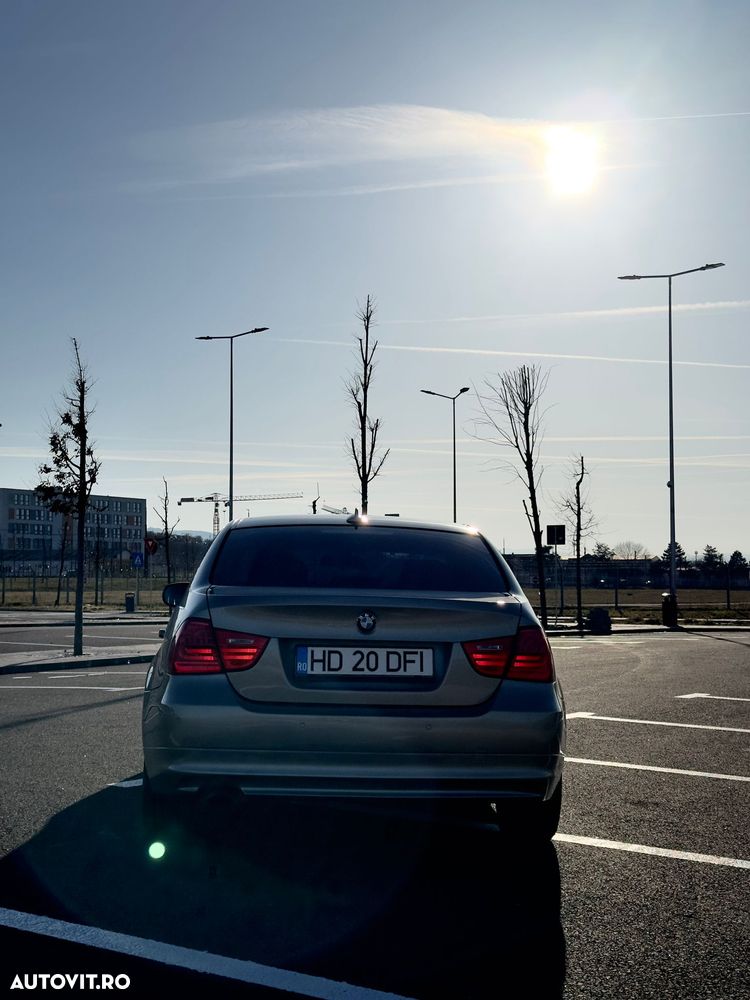 BMW Seria 3 318d DPF - 6