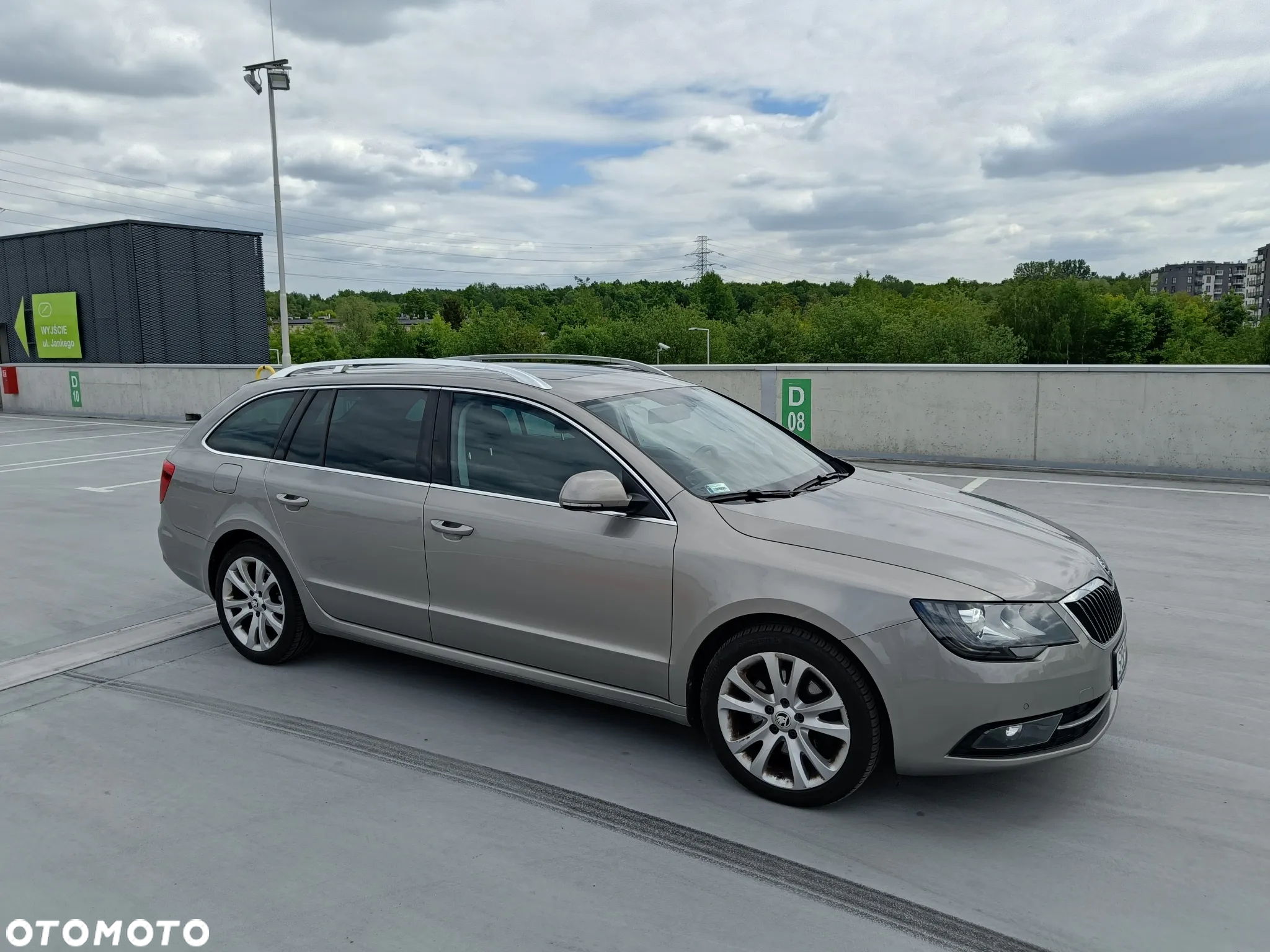 Skoda Superb 2.0 TDI Ambition DSG - 2