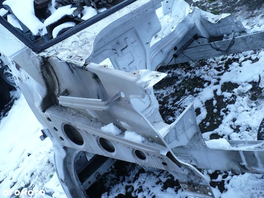 SPRINTER 906 VW CRAFTER 06-SLUPEK POSZYCIE CWIARTKA PRAWA BEZ RDZY EUR.