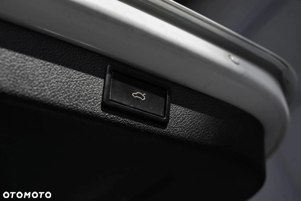 Skoda Superb 2.0 TDI Platinum Outdoor DSG - 28