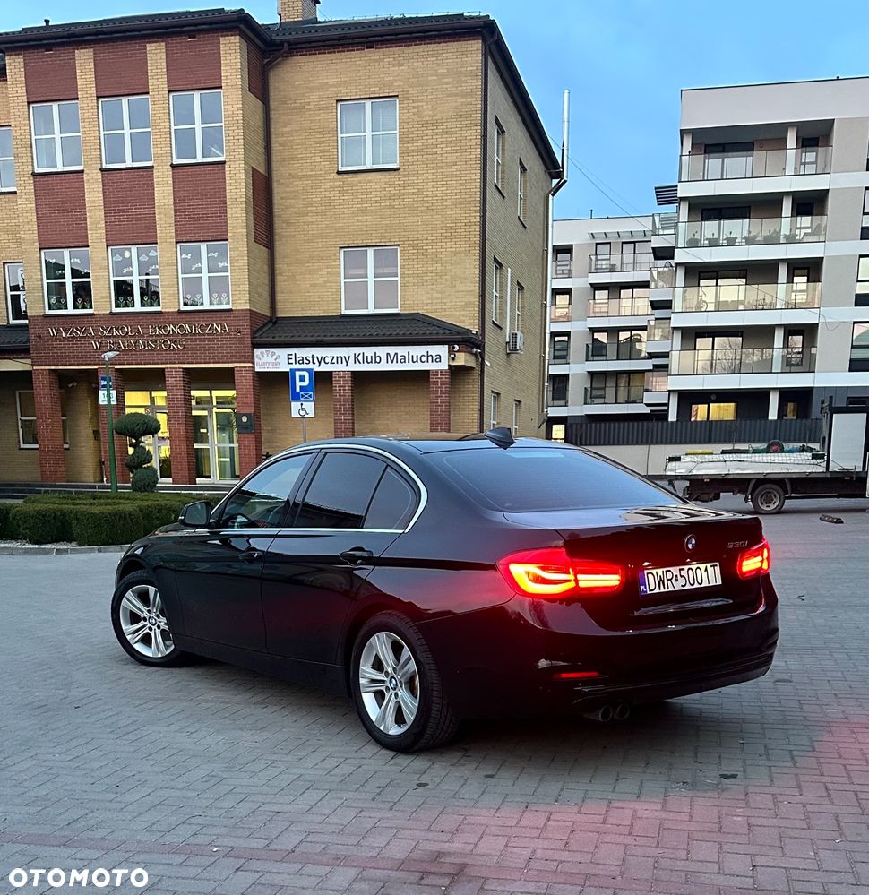 BMW Seria 3 330i Luxury Line sport - 3
