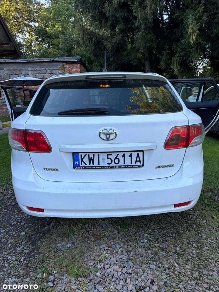 Toyota Avensis 1.6 Luna - 9