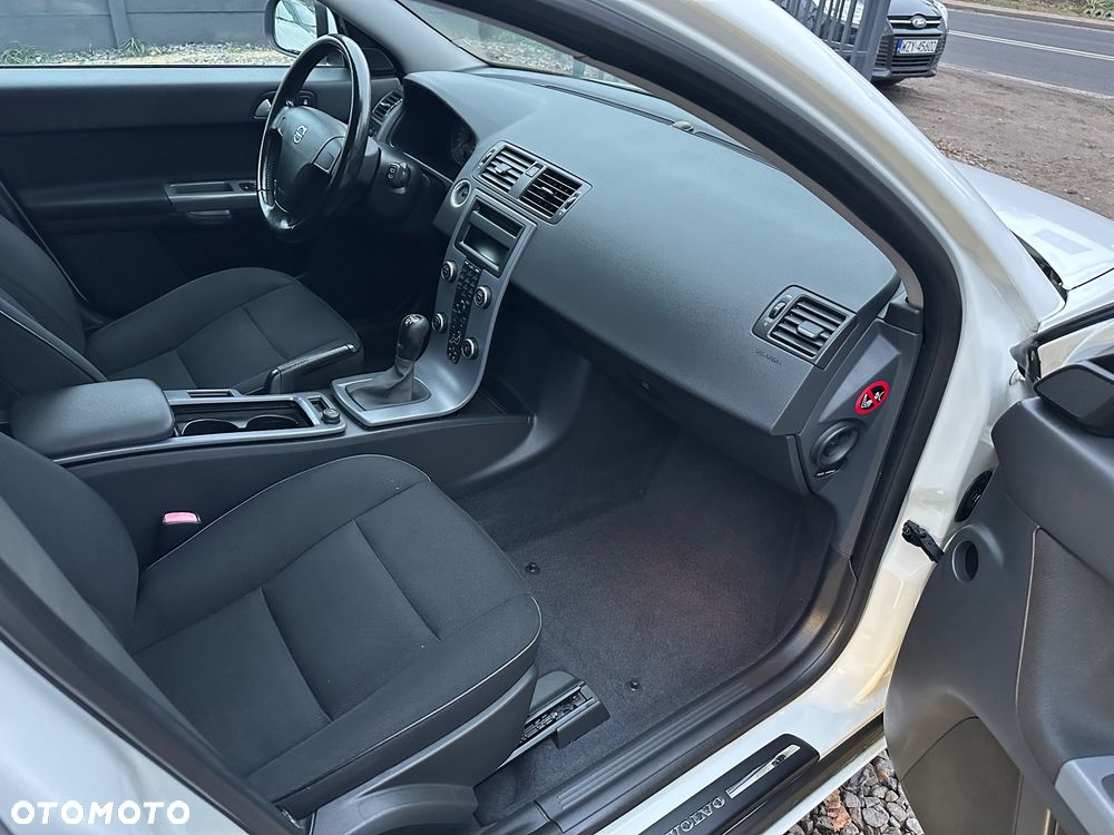 Volvo V50 DPF DRIVe Momentum - 19