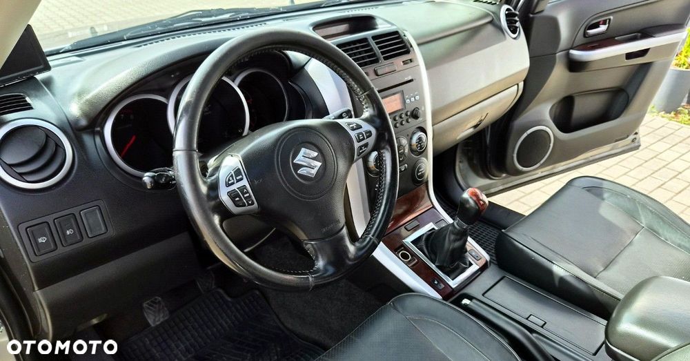 Suzuki Grand Vitara - 24