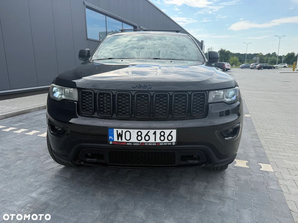 Jeep Grand Cherokee - 17