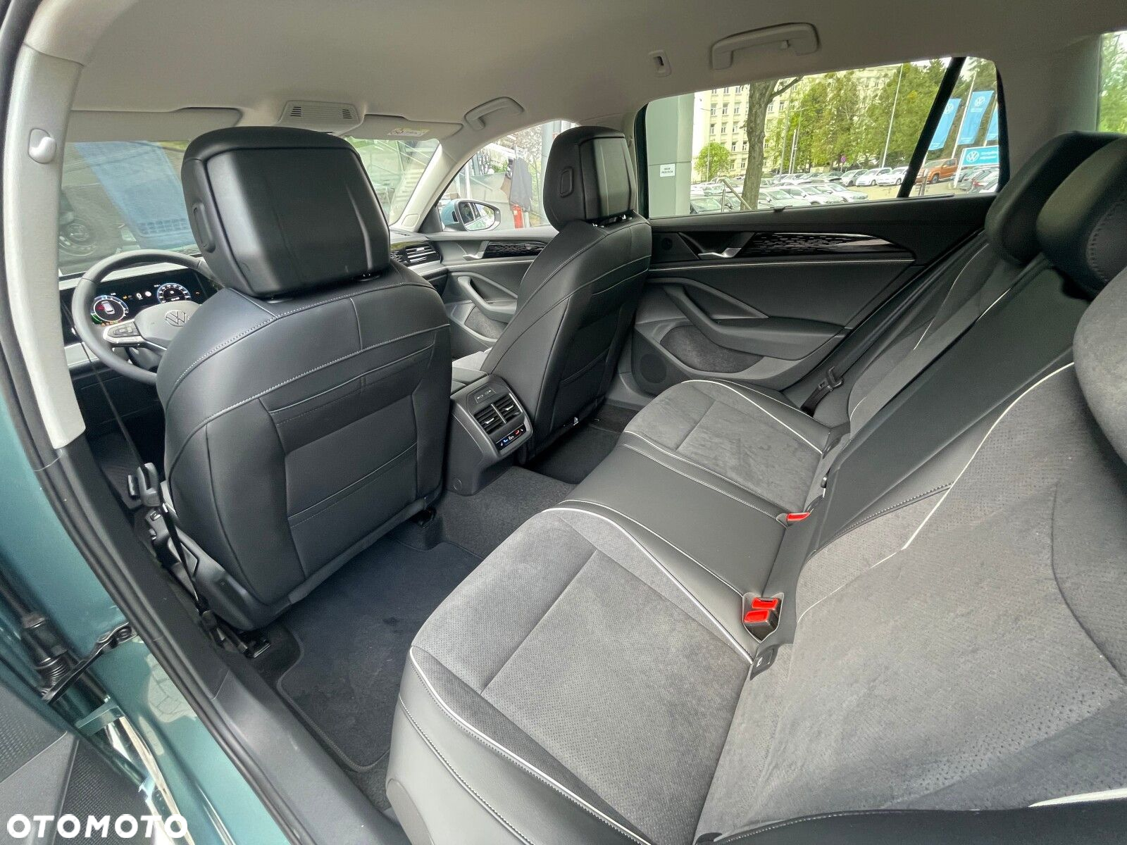 Volkswagen Passat - 25