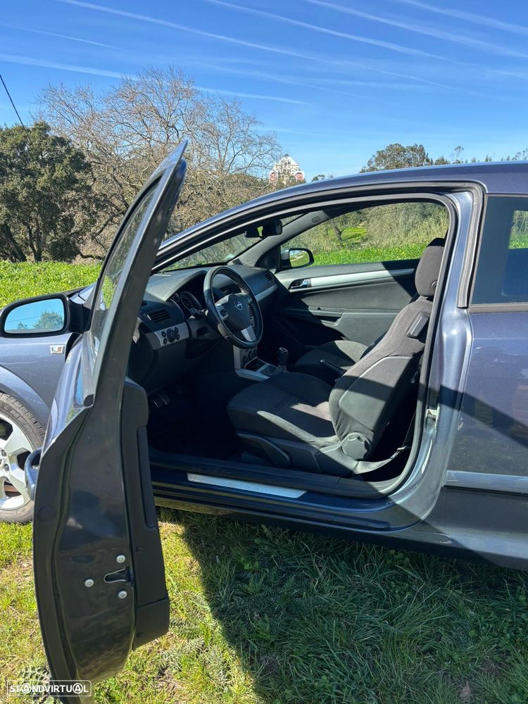 Opel Astra GTC 1.7 CDTI - 3