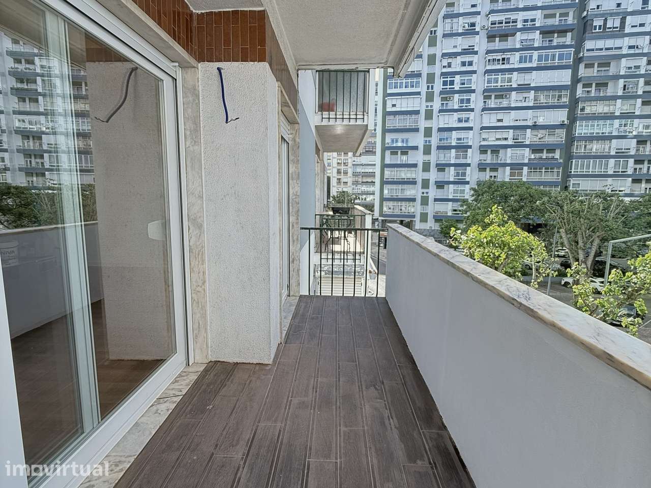 T3 Remodelado em Carnaxide | Sala de 40 m² e Duas Varandas - Grande imagem: 5/23