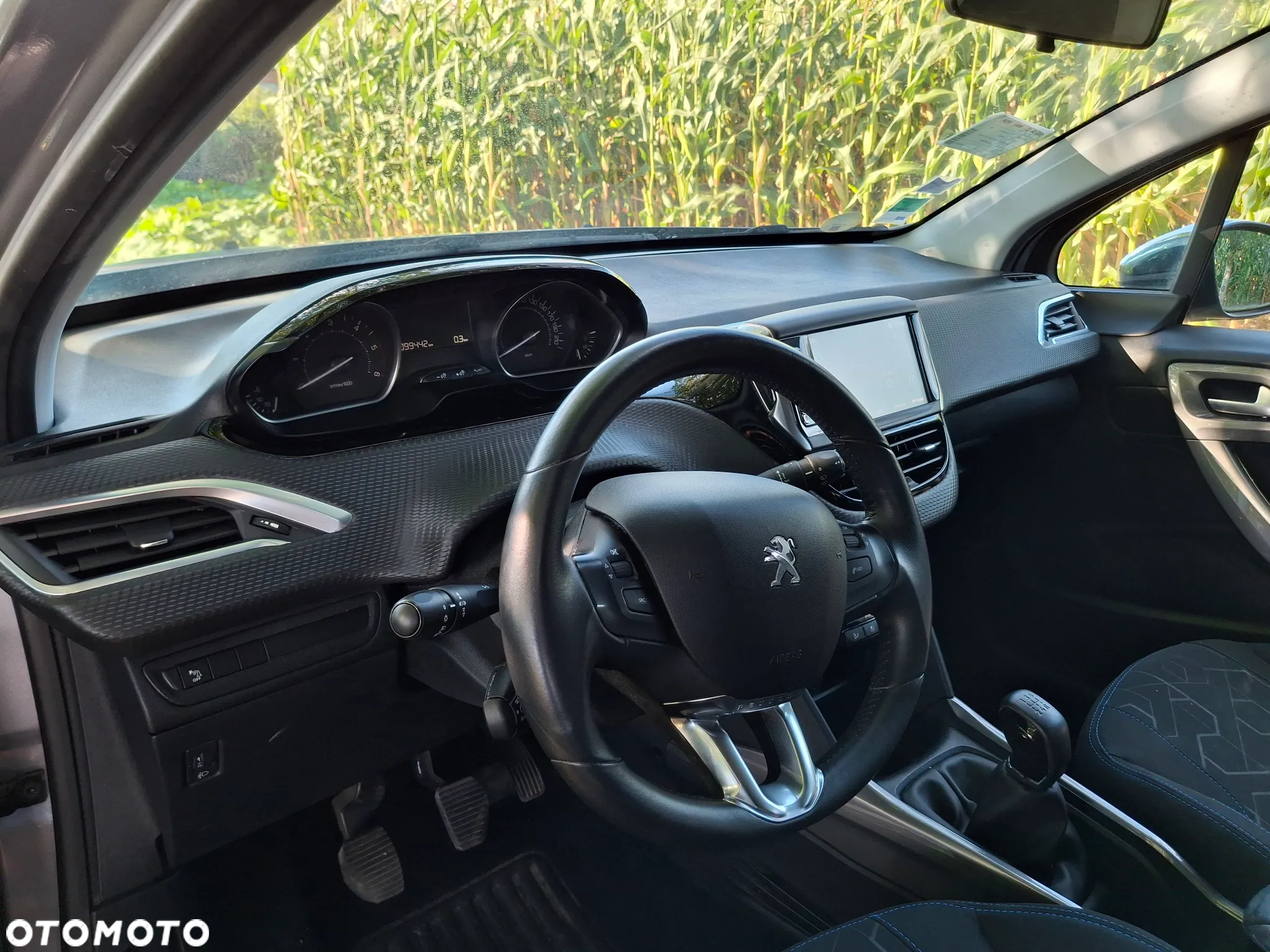 Peugeot 2008 - 8