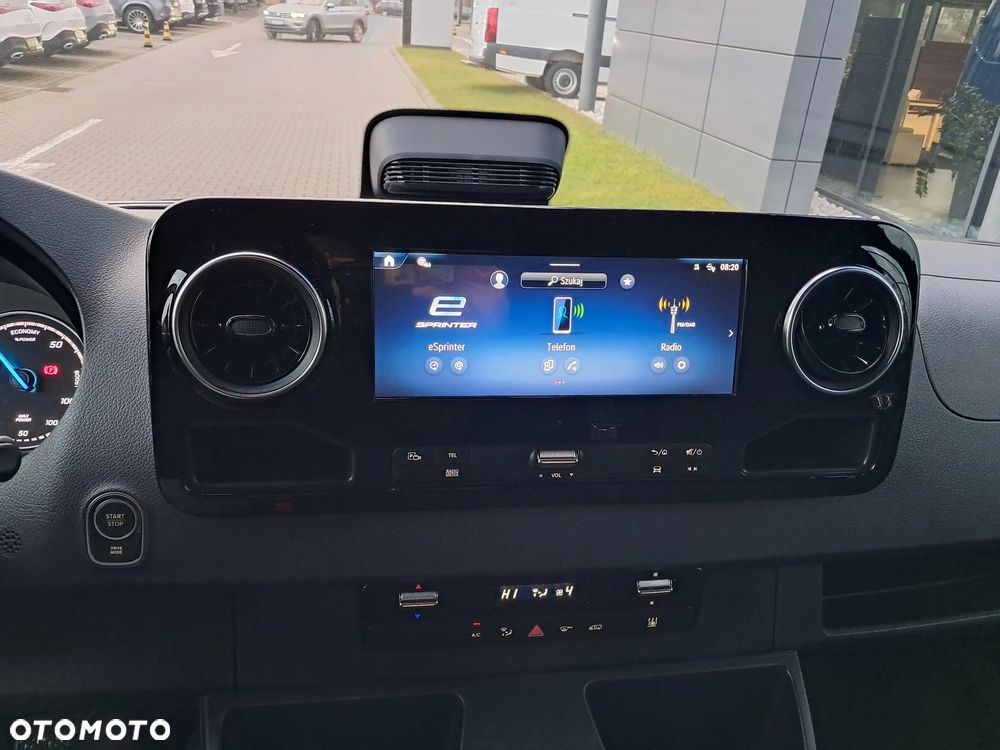 Mercedes-Benz E-SPRINTER - 19