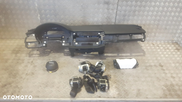 AUDI A4 B9 A5 F5 LIFT DESKA KONSOLA PODUSZKI PASY ORYGINALNE