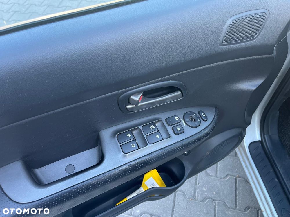 Kia Carens 2.0 EX - 10