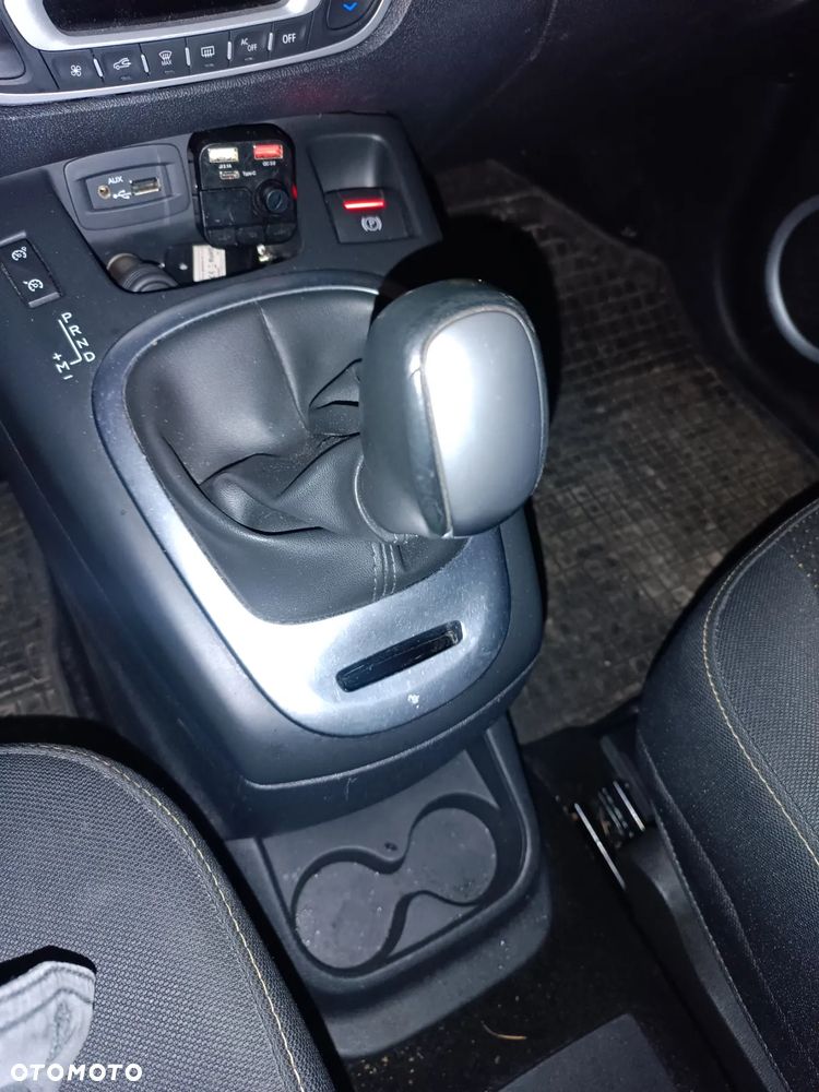Renault Scenic - 5